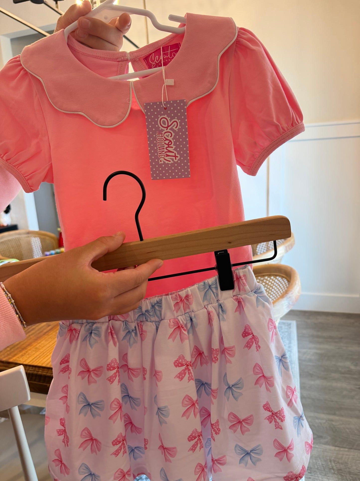 CONSIGNMENT ITEM: Bow Skirt Set - shorts attached Size 6/7 (NWT)