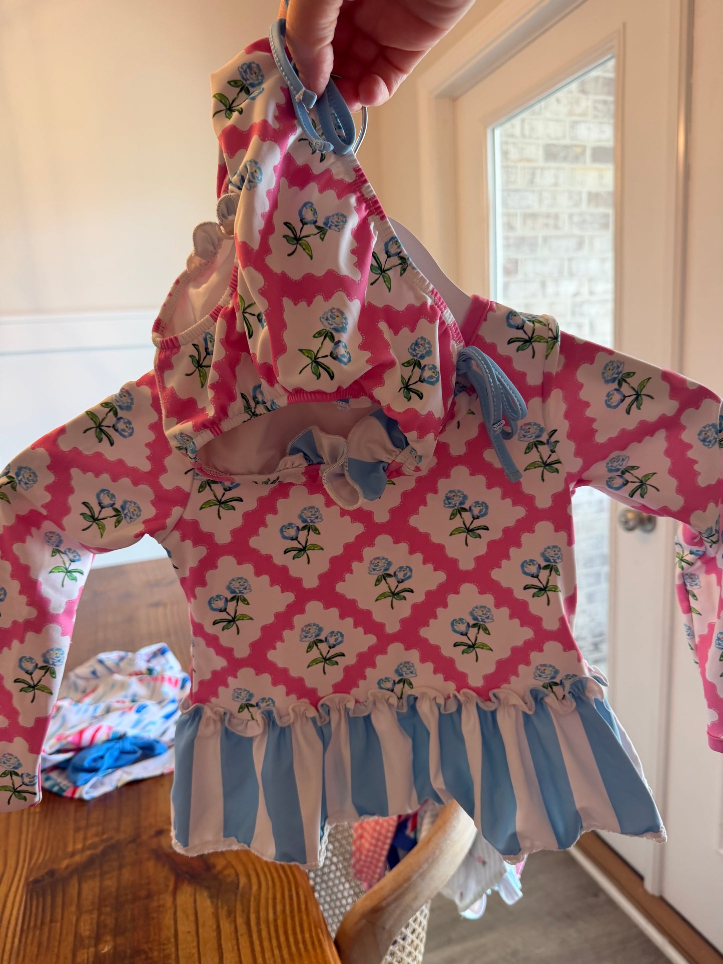 CONSIGNMENT ITEM: Sweet Honey Floral Rash Guard Set Size 4 (GUC- piling on bottoms)