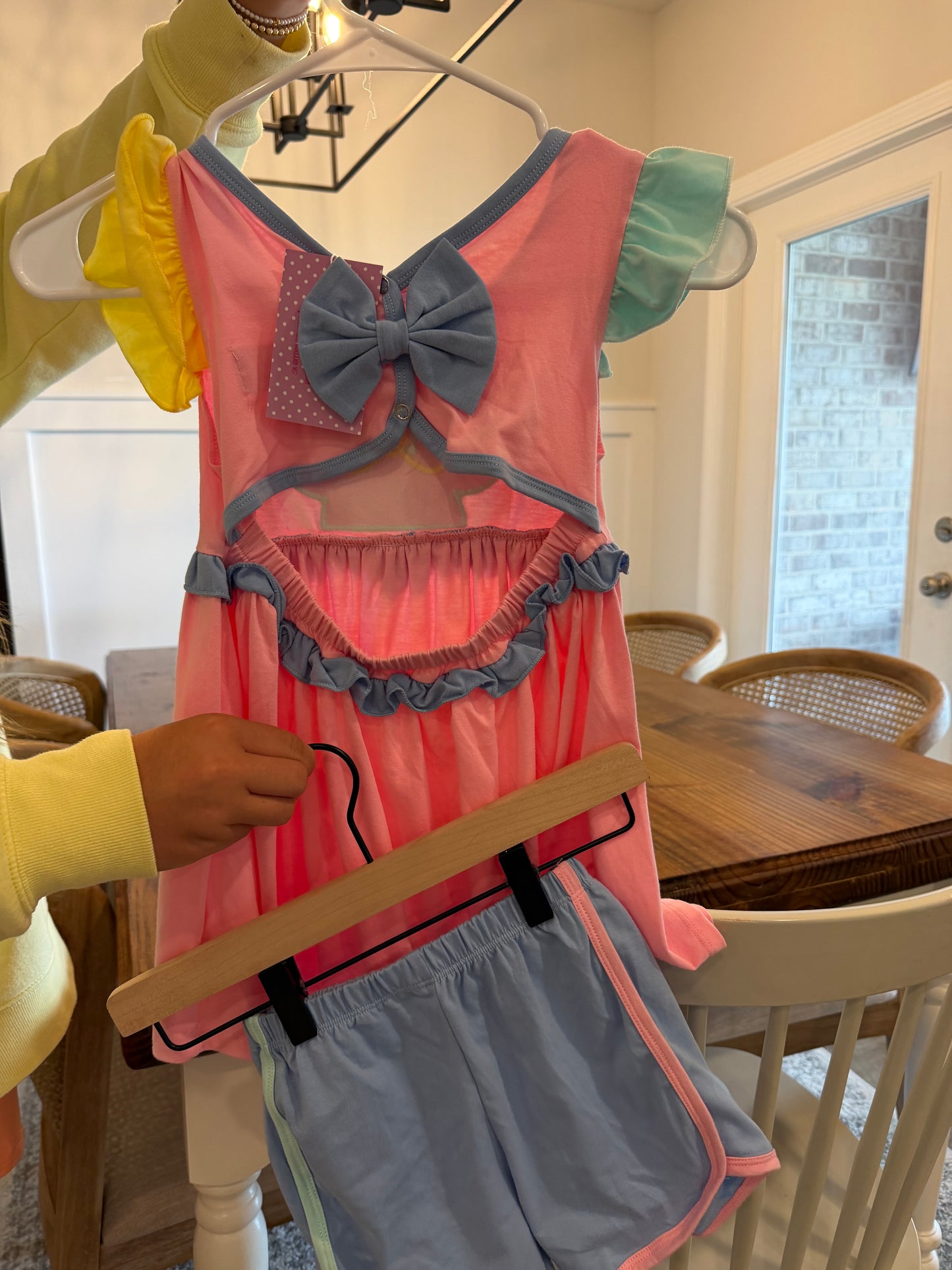 CONSIGNMENT ITEM: Mouse Colorblock Short Set 5/6 (NWT)