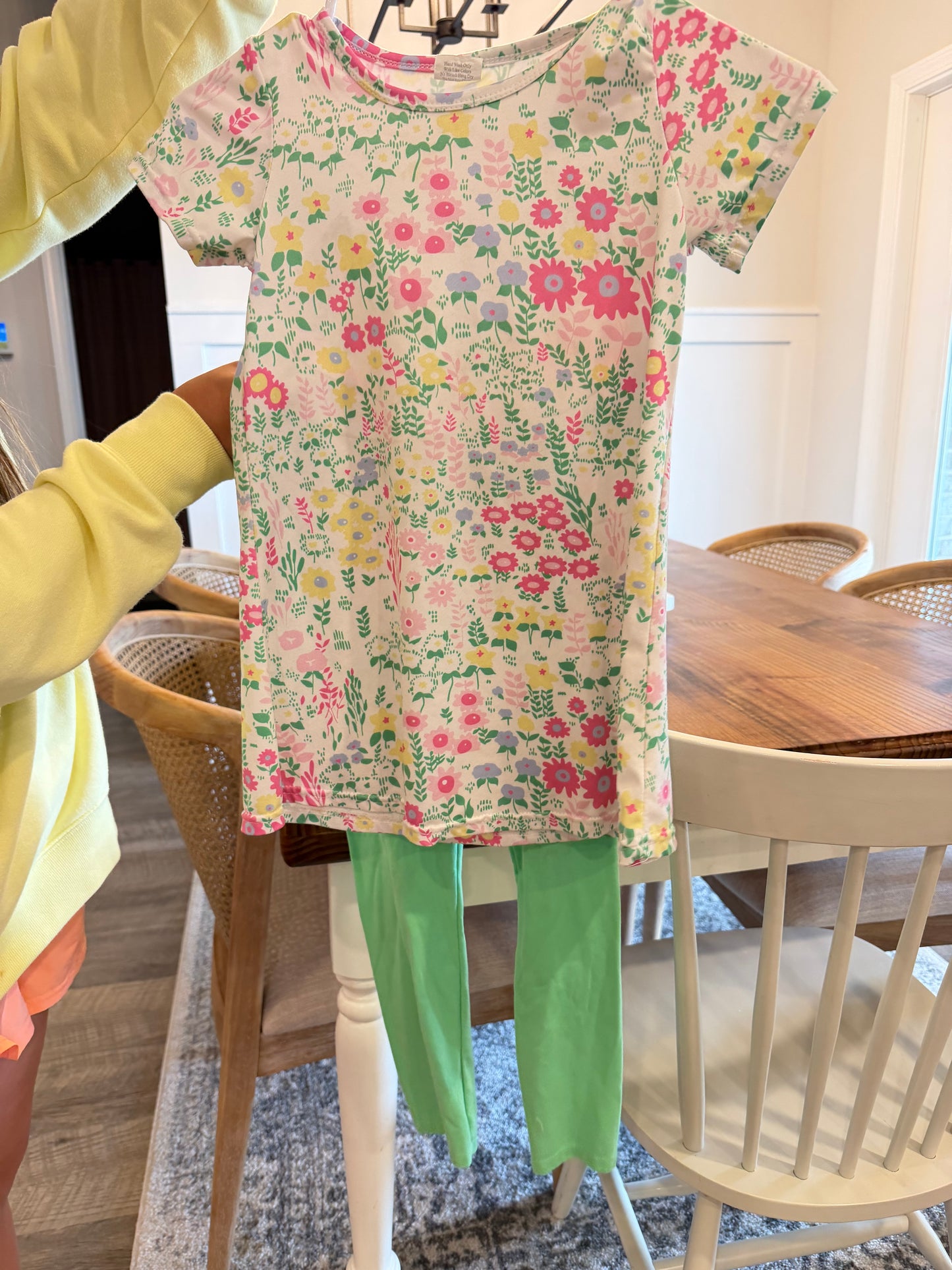 CONSIGNMENT ITEM: Dress and leggings set SIZE 4/5 (GUC)
