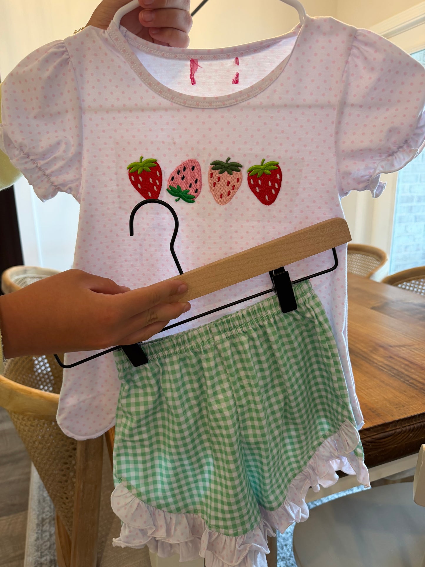 CONSIGNMENT ITEM: Strawberry Short Set 5/6 (EUC) Tag cut for comfort