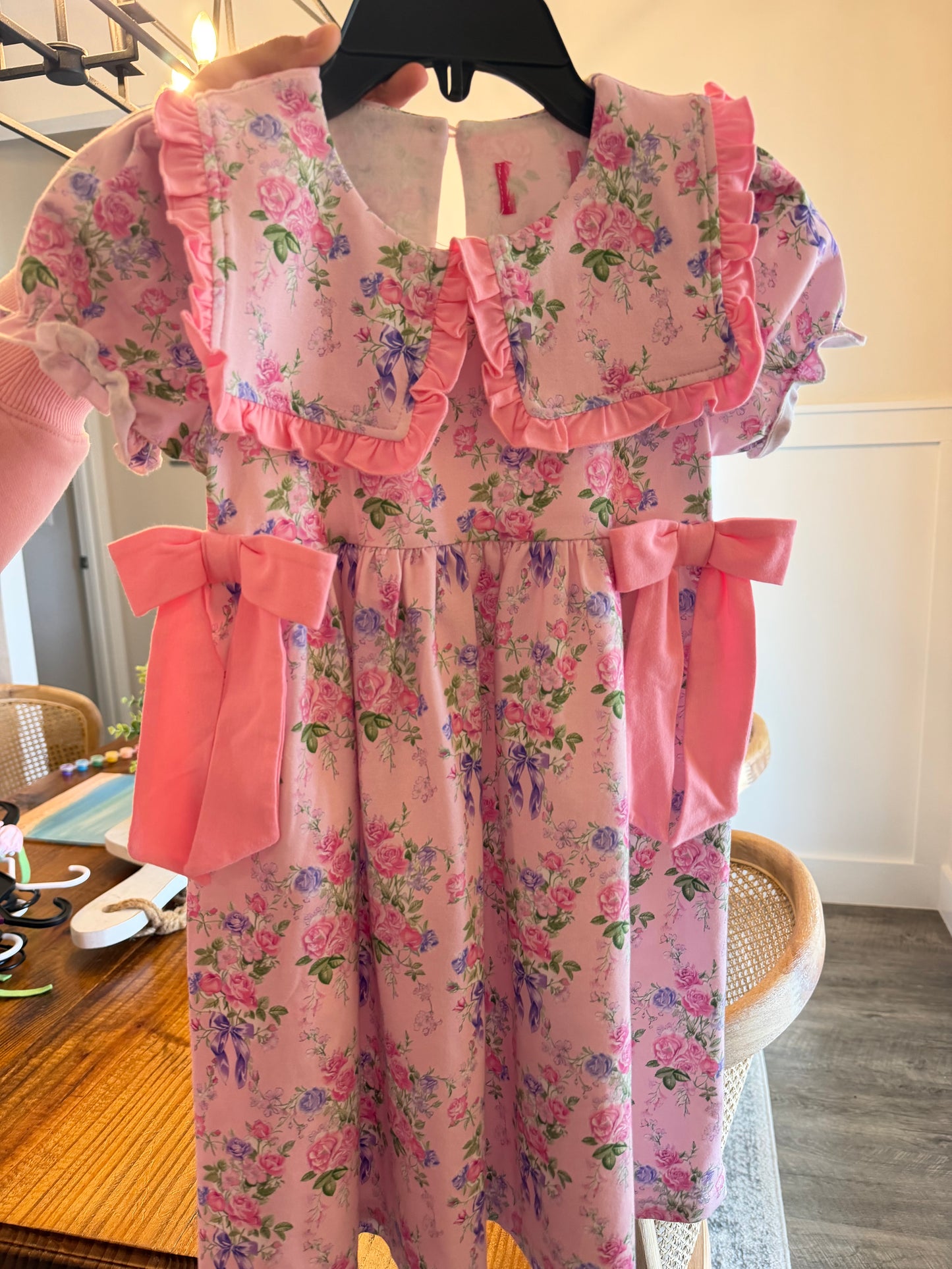 CONSIGNMENT ITEM: Floral Bow Dress Size 6/7 (EUC) tag cut for comfort