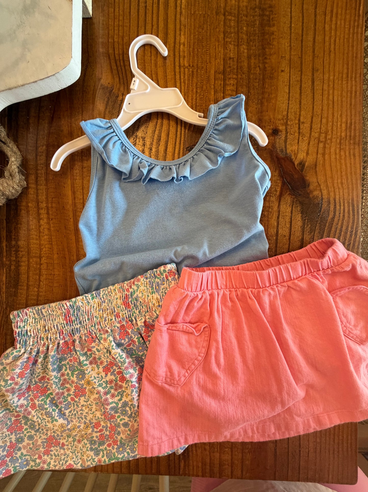 CONSIGNMENT ITEM: 3 Piece Skirt Set SIZE 4 (PLAY CONDITION)