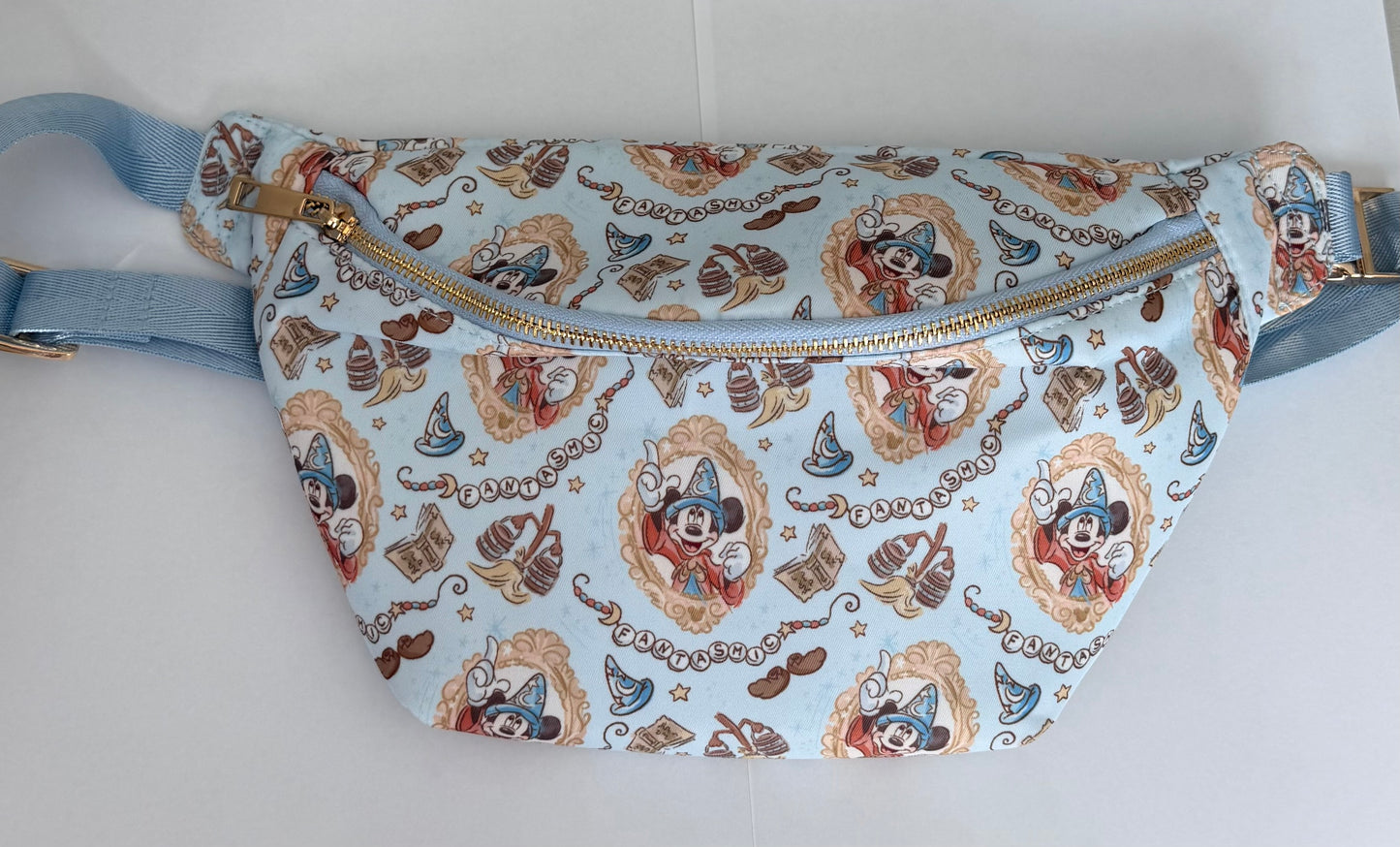 CONSIGNMENT ITEM: Sorcerer Mouse Belt Bag NEW
