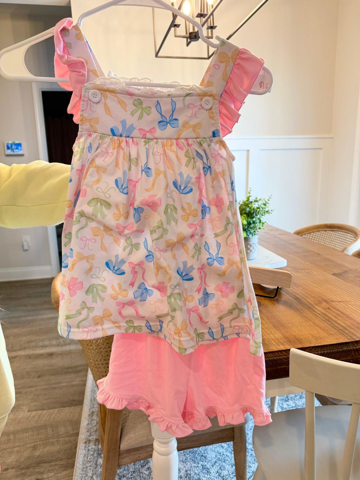 CONSIGNMENT ITEM: Pastel Bow Short Set 5/6 (EUC)